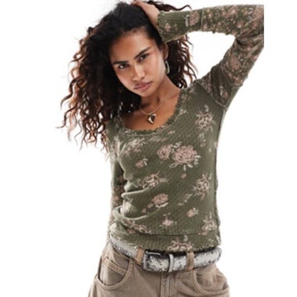 We The Free Tops - We The Free Clover Printed Thermal Top Size: Medium Color: Army Combo